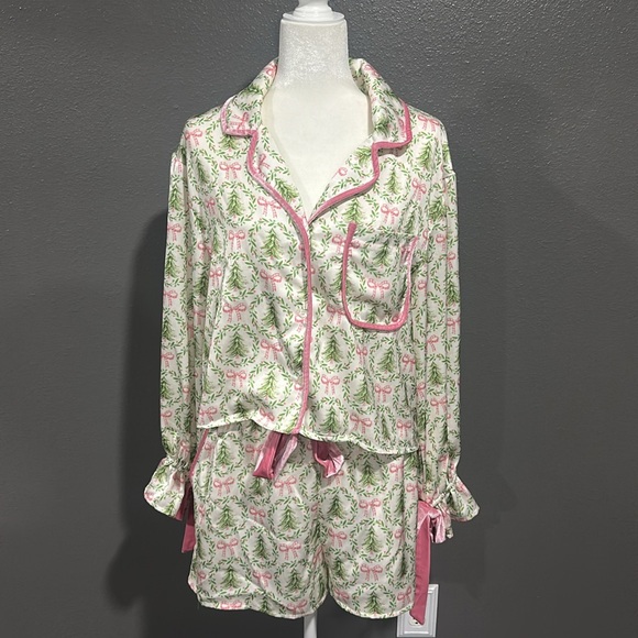 Altar’d State Christmas Tree Bow Satin Pajama Set M - Picture 4 of 8